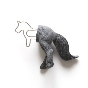 Bookmark Gray horse image 2