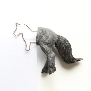 Bookmark Gray horse image 6