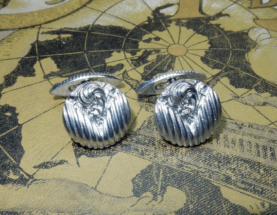 Boutons De Manchettes Art Déco - Paire Argentée - Métal - Occasion Très Bon état - Fabriqué En France