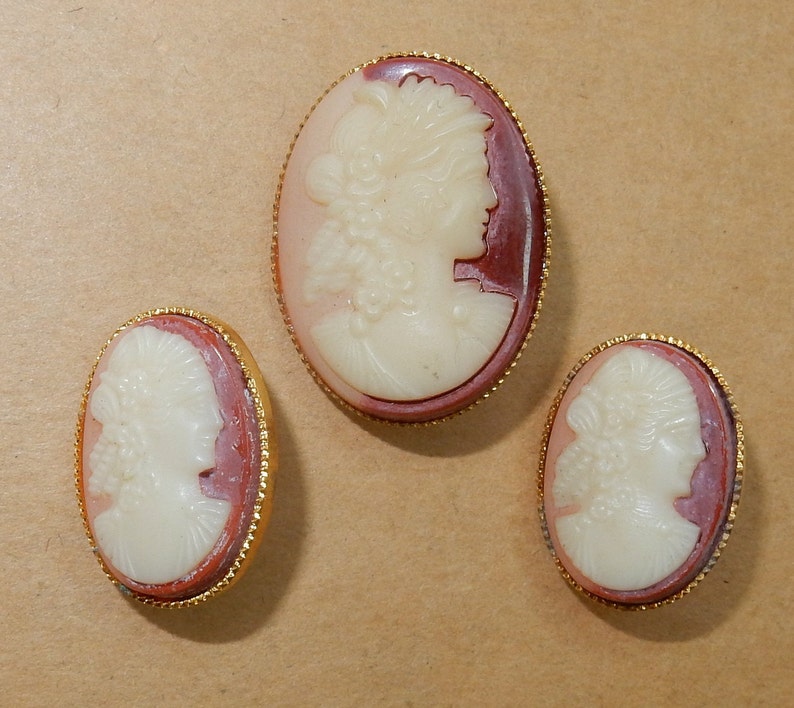 Vintage Cameo Buttons Collector Rare Czechoslovakia image 1