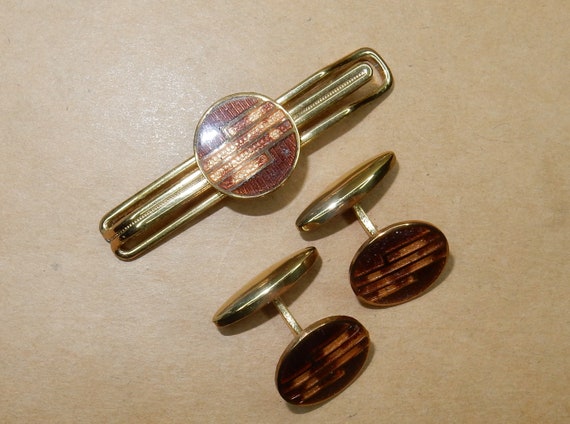 Vintage enamel cufflinks tie clip gilded brass ar… - image 1