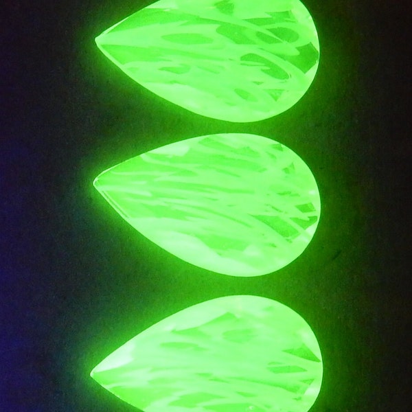 Uranium glass pear cut shapes stones rare marbled big