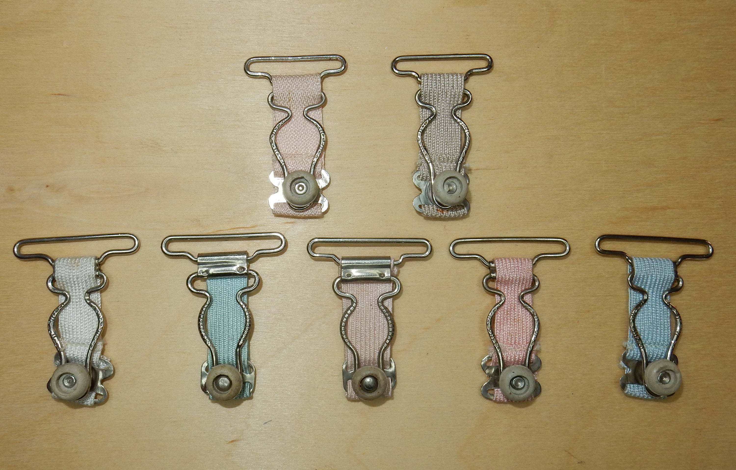 vintage garter belt clips We Vibe main image 1