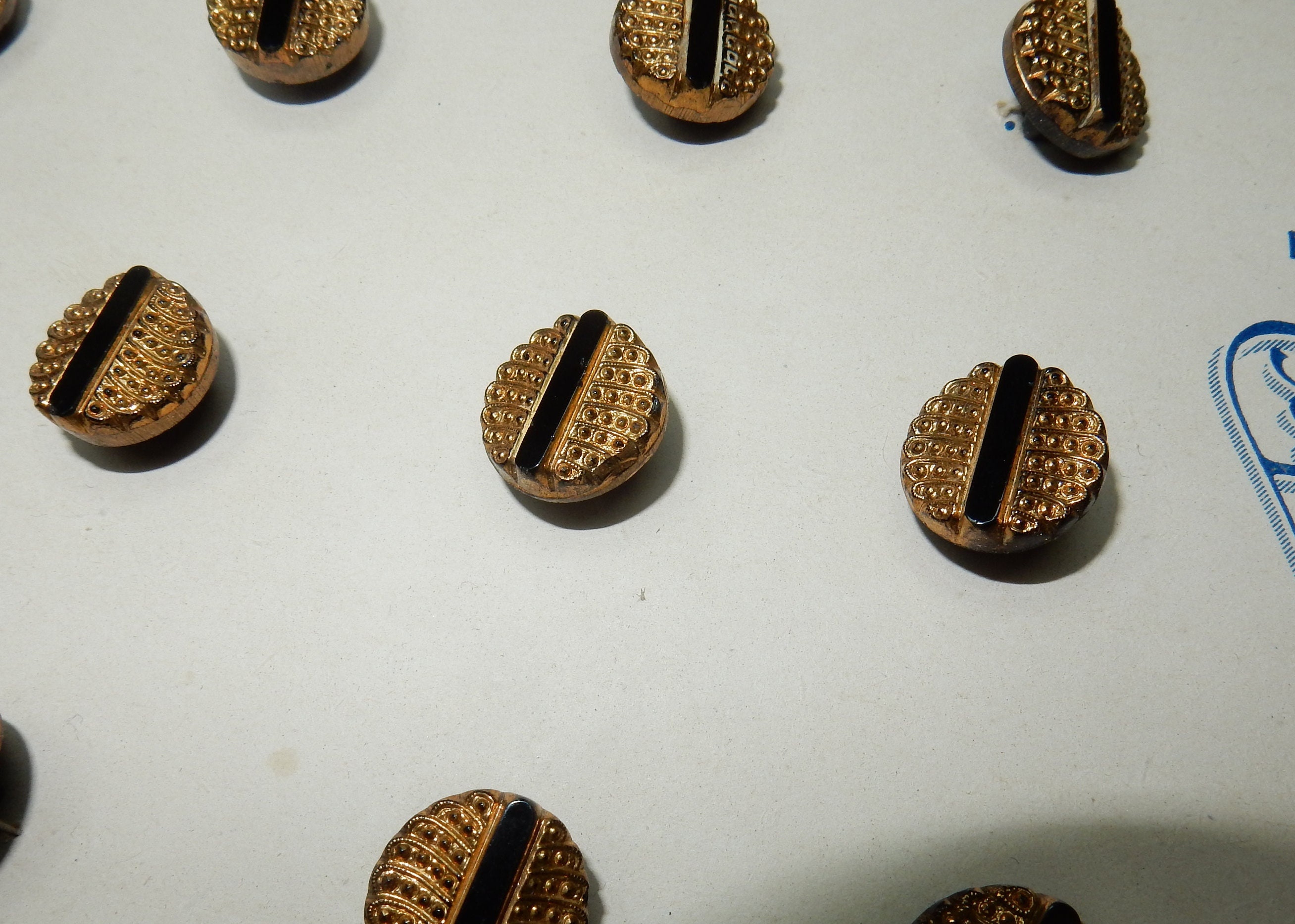 Lot De 9 Boutons Anciens En Verre Noir - Sur Carte D'Origine - Parfaits Pour La Confection Vintage