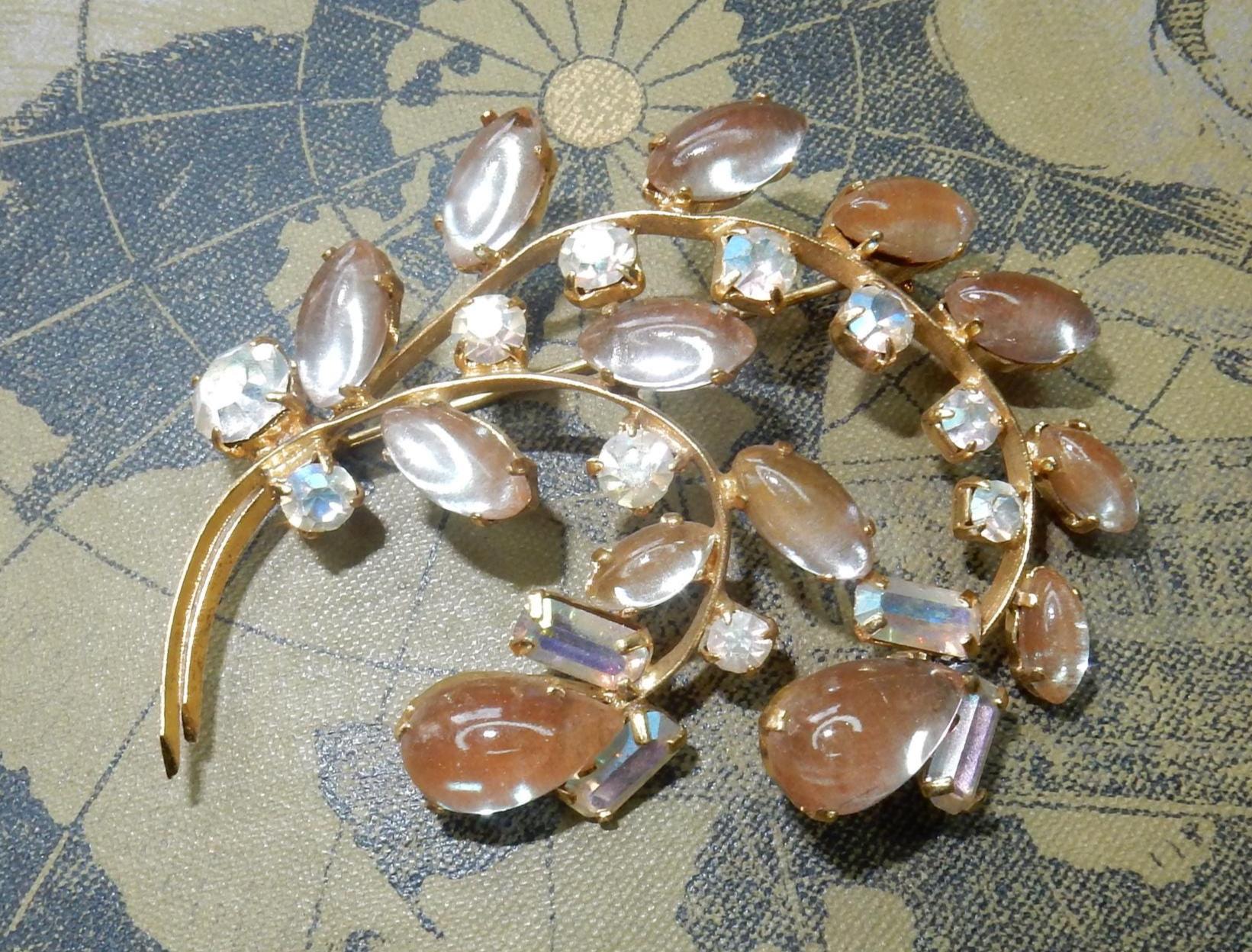 Broche Ancienne En Verre Et "Saphiret/Sappharine" Violet - Bijou Vintage - Occasion