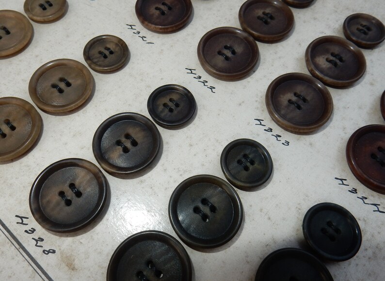 Vintage sampler buttons plastic 1930s