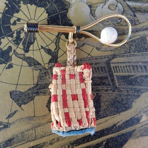 Vintage brooch brass straw tennis racket straw bag