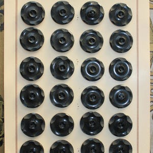 ヴィンテージプラスチック製旧在庫黒ボタンカード 24 個 NOS ROH4