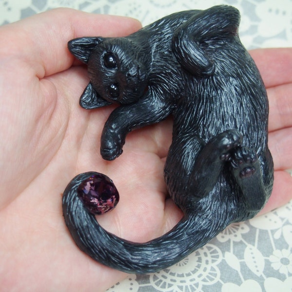 Unique cat figurine - Swarovski stone