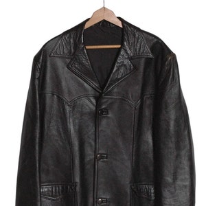 Veste saharienne en cuir noir vintage des années 1970 | Taille XXL - www.brickvintage.com