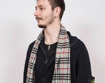 Vintage 1980's Burberrys Grey Lambswool Scarf - www.brickvintage.com