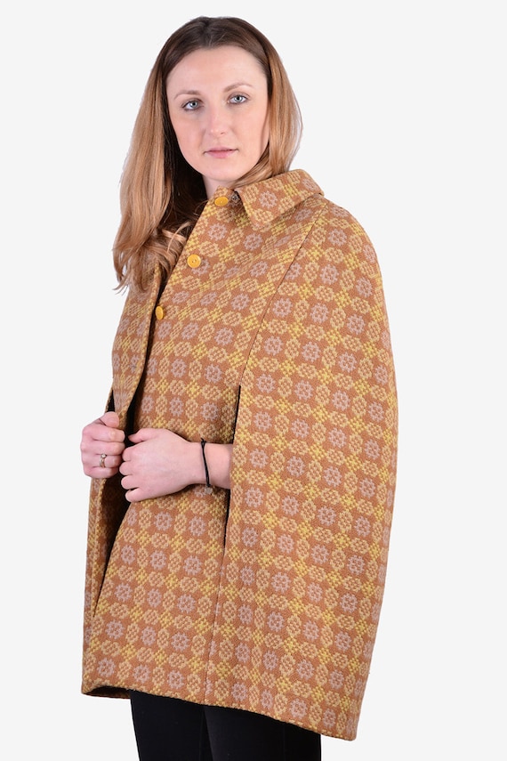 Vintage 1960's VRJ Welsh Woollens Tapestry Cape -