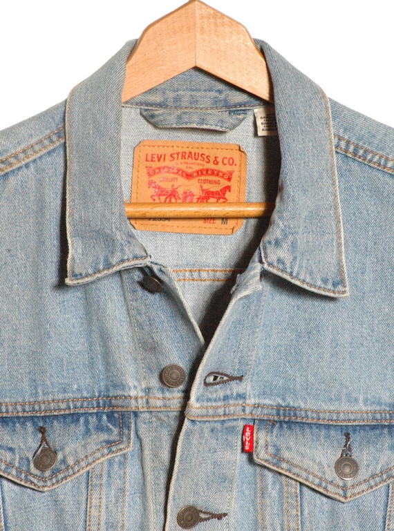 Vintage Levi s 72334 Denim Trucker Jacket Size M www.brickvintage