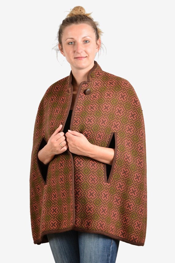 Vintage Reseta Welsh Woollens Tapestry Cape - www.