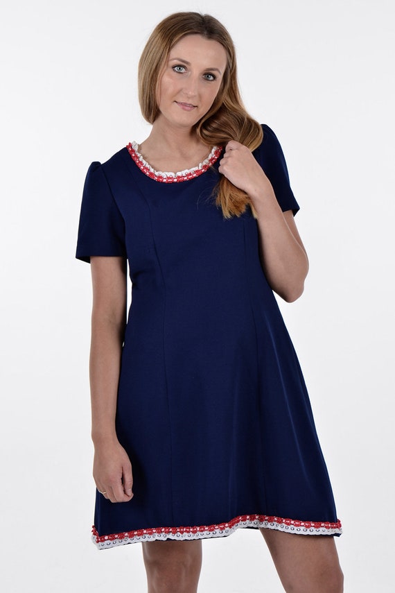 navy and white shift dress