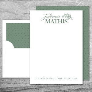 Conjunto de papelería personalizada de la secuencia de comandos de Laurel (en lo que se puede establecer un conjunto de papelería personalizada Sobres con revestimientos de coordinación de líneas de línea de línea de línea de revestimientos 28 Opciones de color de fuente