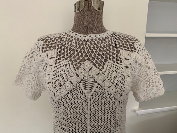 Exquisite Vintage Handmade Crocheted Sweater w/ Pu