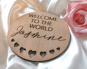 Personalised Wooden Baby Name Disc – Newborn Birth Announcement Prop – Baby Shower Gift – Nursery Keepsake Sign