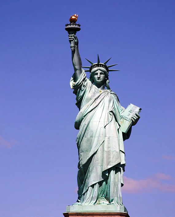 Statue of Liberty America ~ Edible 2D Fondant Birthday Cake/Cupcake Topper ~ D1364