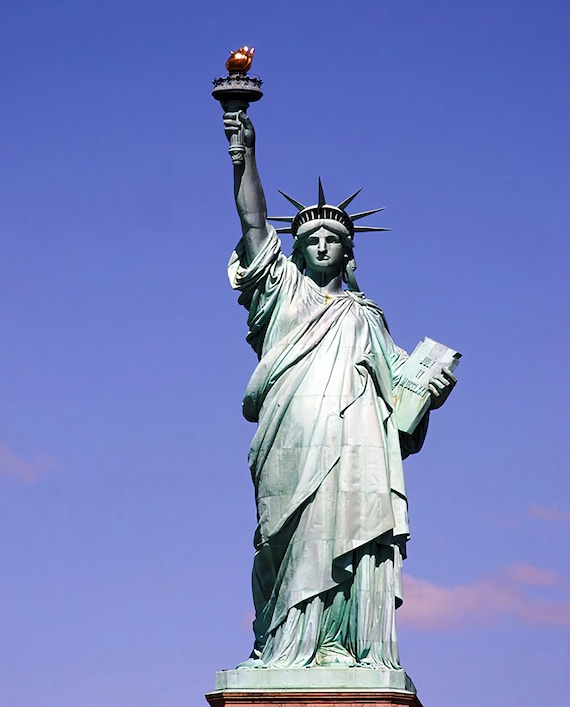 Statue of Liberty America ~ Edible 2D Fondant Birthday Cake/Cupcake Topper ~ D1364