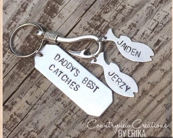 Fisherman keychain.Fishing gift for him.Custom keychain for dad.Daddy's Keepers Keychain.Fishing keychain.Gift for dad.Personalized keychain