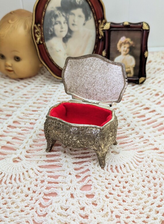 鳥をモチーフにしたヴィンテージの金属製小物入れ - Etsy 日本