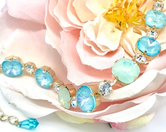 Bracelet tendance cristaux Swarovski turquoise, cadeau pour la fête des Mères, opale chrysolite céleste et nuances aqua, collier assorti, tiges ou clips