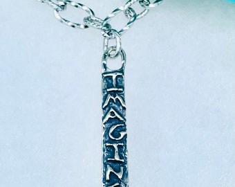 Beau collier artisanal fabriqué à la main, célèbre pendentif mot IMAGINE, chaîne en argent martelé, plusieurs longueurs disponibles, cadeau fête des mères, livraison gratuite