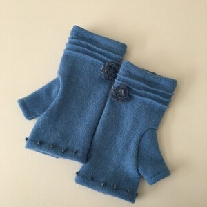 Blue cashmere fingerless gloves / wrist warmers with design/ Valentine&#39;s gift