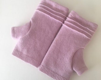 Pale pink fingerless gloves / wrist warmers / Valentine's gift