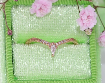 Kite Natural Diamond V Shape Chevron Ring with Hand Engraved Leaves 14k Solid Gold