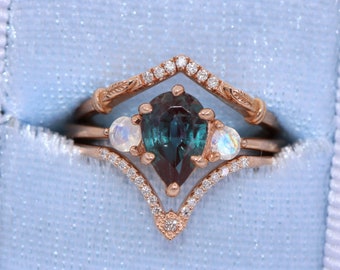1.2 ct Pear Color Change Lab Alexandrite Three Stone Ring with Moonstone Side Gemstones 14k Rose Gold