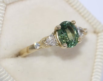 1 carat Green Sapphire and Trillion Diamonds Leaf Pattern Ring