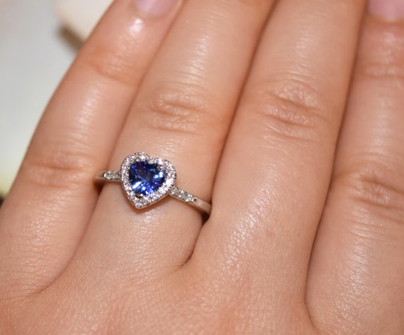 ハート型天然セイロンサファイア ロマンティックリング 14K ソリッド 