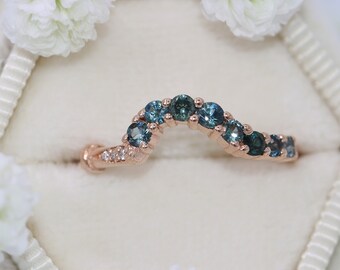 Cluster Ombre Stones Curved Nesting Wedding Ring