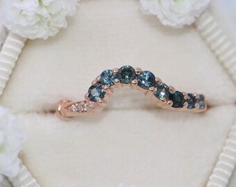 Curved Nesting Cluster Ombre Stones Wedding Ring