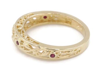 Custom-made Nature Inspired Rustic Leaves and Vines Scroll Filigree Foliage Gold Ring