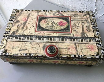 Joyero decorativo con notas musicales de amor - Tema de orquesta