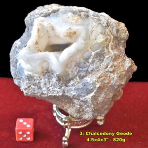 20 FAVE Mineral Specimens: incl Pyrolusite Tigereye Turritella Prehnite Amethyst Chalcedony Travertine Jasper 3: Chalcedony Geode