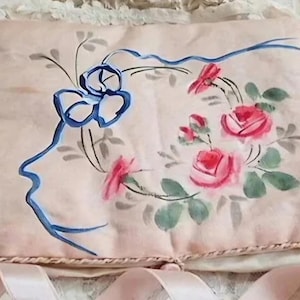 Lingerie in seta dipinta a mano, antica, vintage, pochette da boudoir, fazzoletto da taschino, pochette dipinta, rose rosa pallido
