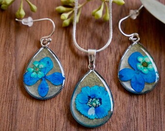 Handmade Pressed Flower Resin Jewelry Set- Olive Background