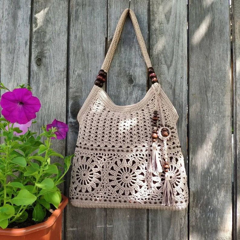 Crochet bag pattern for women-Crochet handbag pattern image 2