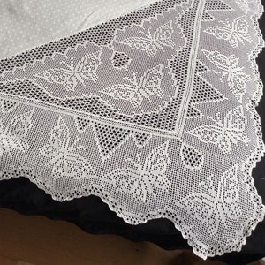 Vintage Mary Card gehaakt kant tafelkleed-vlinderpatroon-62 inch jaren 1920-handgemaakt haakwerk