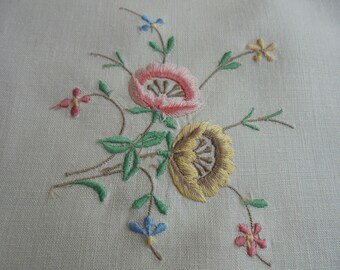 ヴィンテージ リネン 刺繍 テーブルクロス。1940 ～ 1950 年代 - Etsy 日本