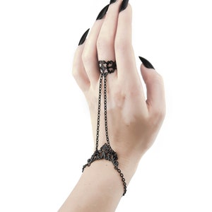 Black Fairy Bracelet Ring Chain Bracelet "Ghibli" Halloween Hand Chain Vampire Jewels Gift for Goth Girlfriend, Witch Bracelet Halloween