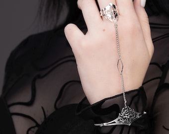 Elegant Sci-fi Hand Chain Bracelet "Stellune" Dark Futuristic Bracelet Ring, Neo Gothic Ring Chain Bracelet Halloween Hand Chain Prom Jewels