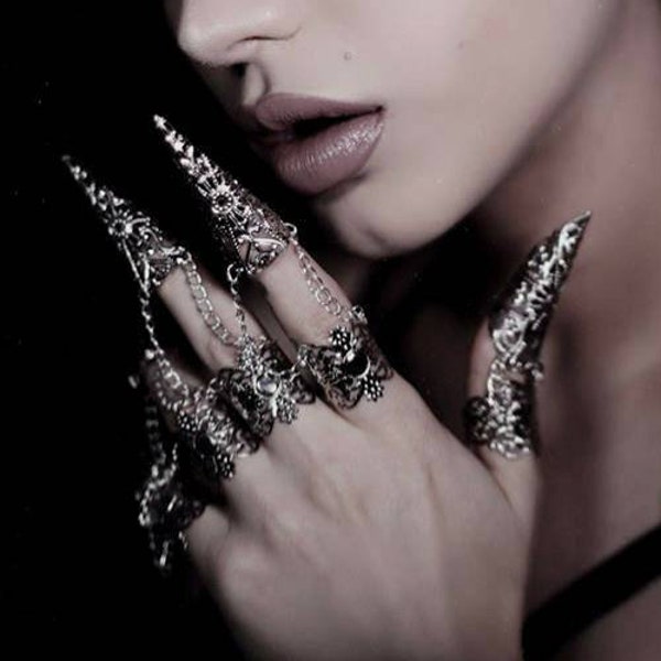 Hand Armor Finger Claws Goth Halloween Gift Claw Rings "Kali", Dark Nail - Dark Jewelry, Vampire Jewelry, Halloween Ring, Halloween Costume