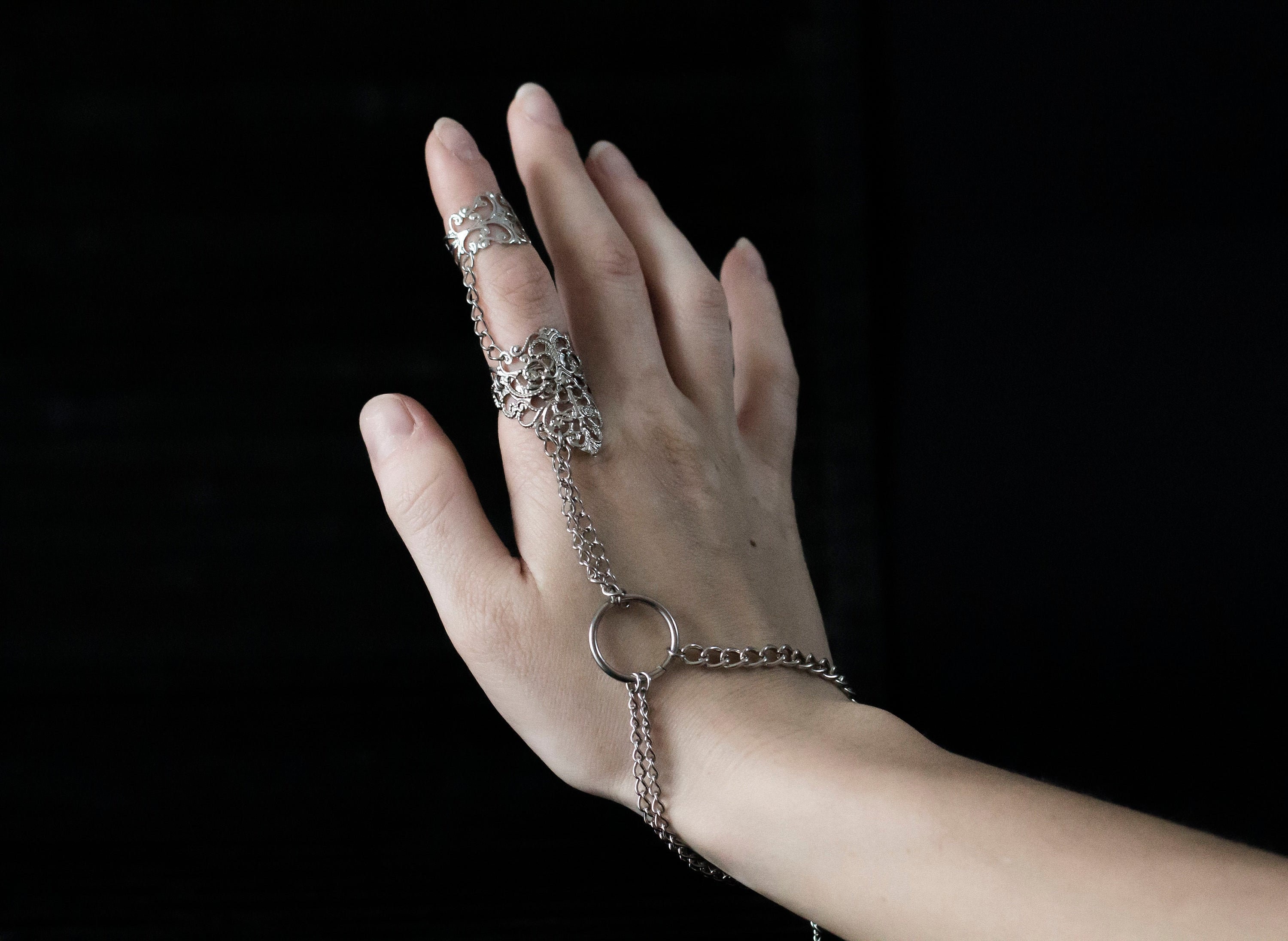 Punk Style Exaggerated Finger Chain Bracelet Gothic Hand Jewelry, Jewels Accessories Photo Pros,Temu