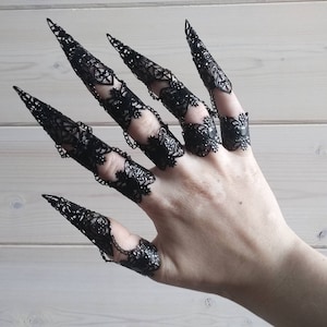 Black Finger Claw Rings "Sylva" - Gothic Nail Jewelry, Vampire Jewelry, Valentine's Gift, Goth Valentine