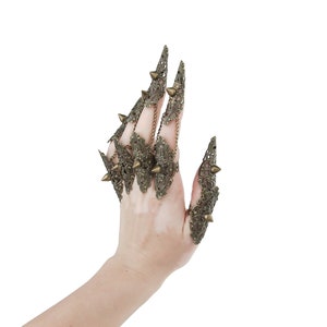 Finger Armor Divine Thorns Claw Rings Halloween Nail Jewelry Horror, Gothic Gift for Her, Witch Rings Vampire Nails image 3